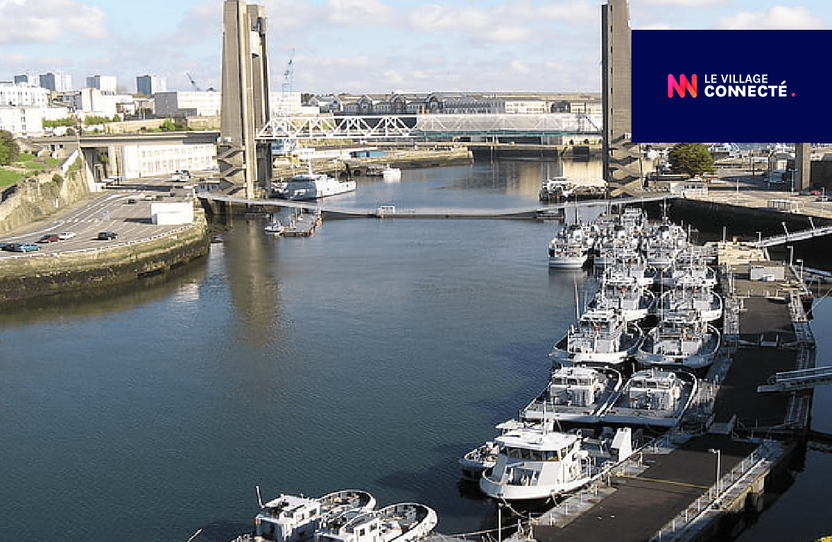 Paysage breton avec des bateaux